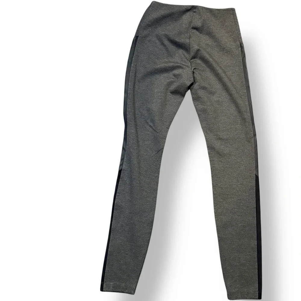NWT Lysse ‘Kiara’ Vegan Leather & Suede Side Stripe Shaping Leggings in Gray S